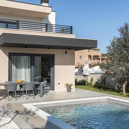 M Casa de hóspedes 4*
